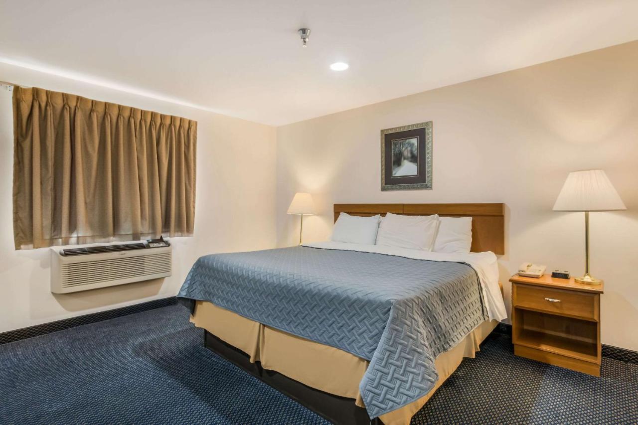 Econo Lodge Rice Lake Εξωτερικό φωτογραφία
