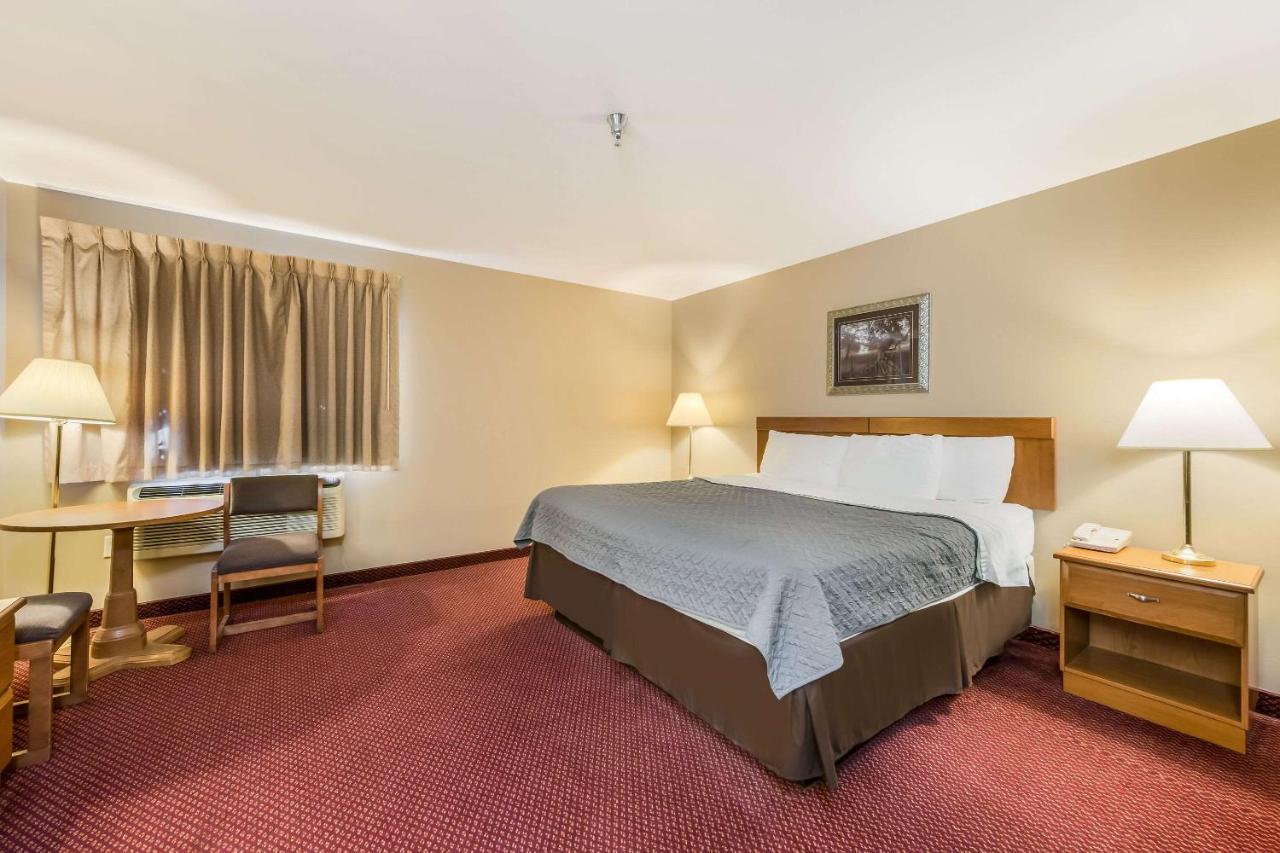 Econo Lodge Rice Lake Εξωτερικό φωτογραφία
