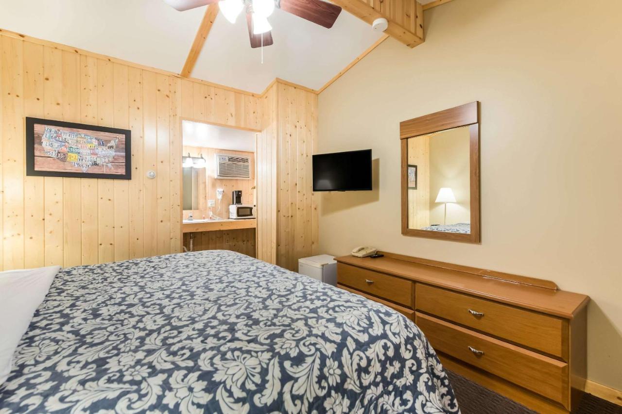 Econo Lodge Rice Lake Εξωτερικό φωτογραφία