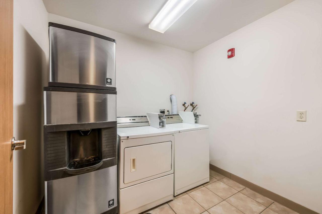 Econo Lodge Rice Lake Εξωτερικό φωτογραφία
