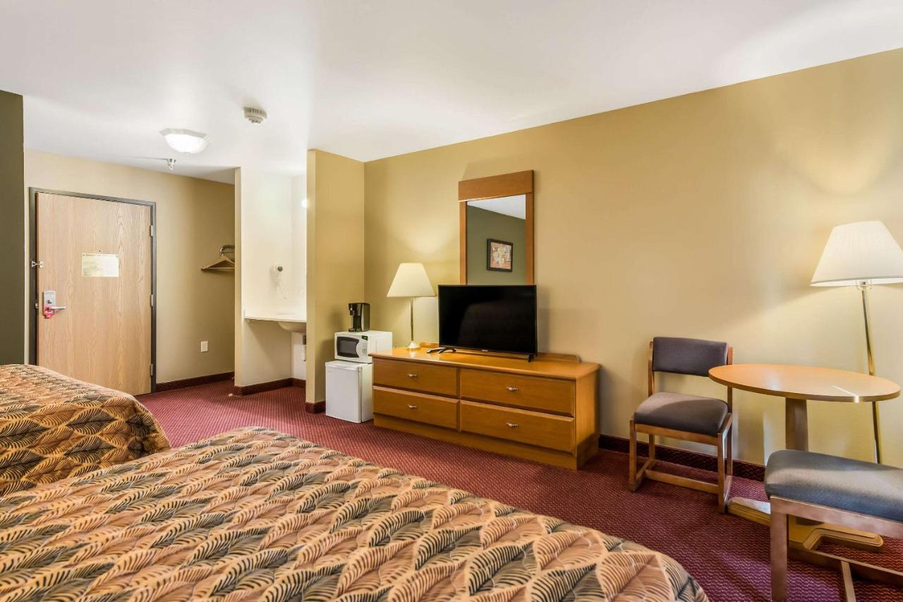 Econo Lodge Rice Lake Εξωτερικό φωτογραφία