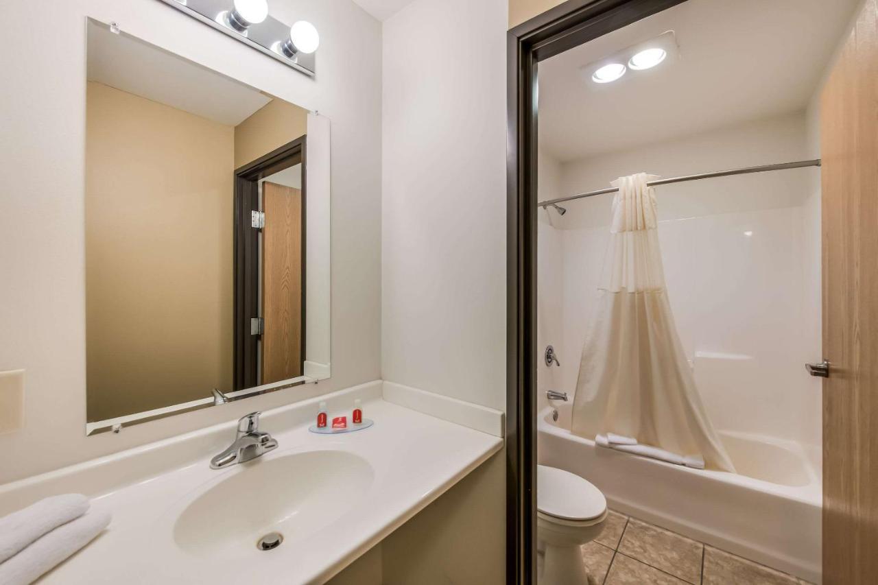 Econo Lodge Rice Lake Εξωτερικό φωτογραφία
